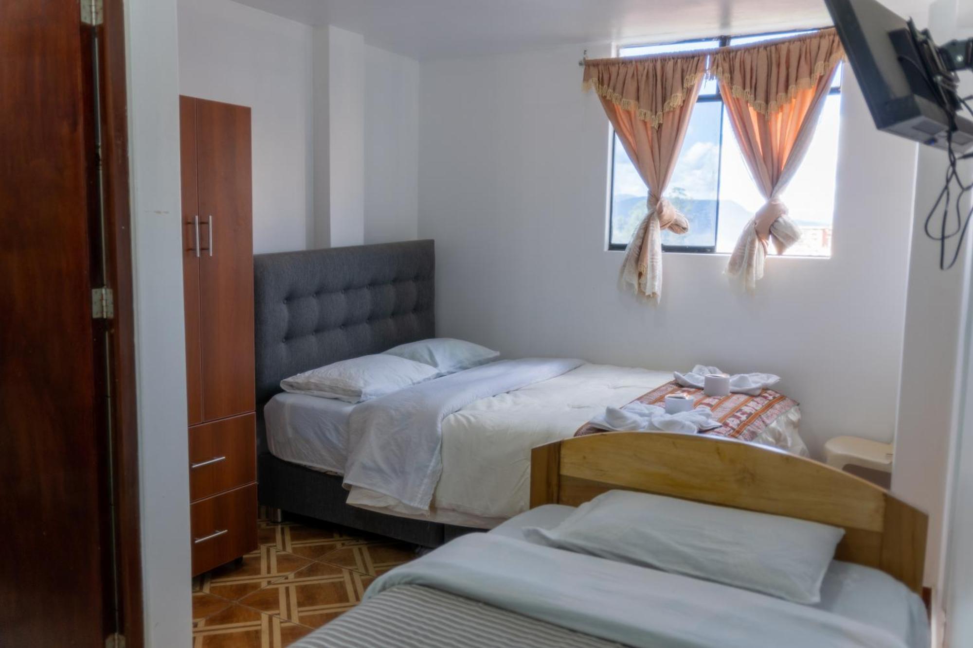 Hostal Mi Peru 查查波亚斯 外观 照片